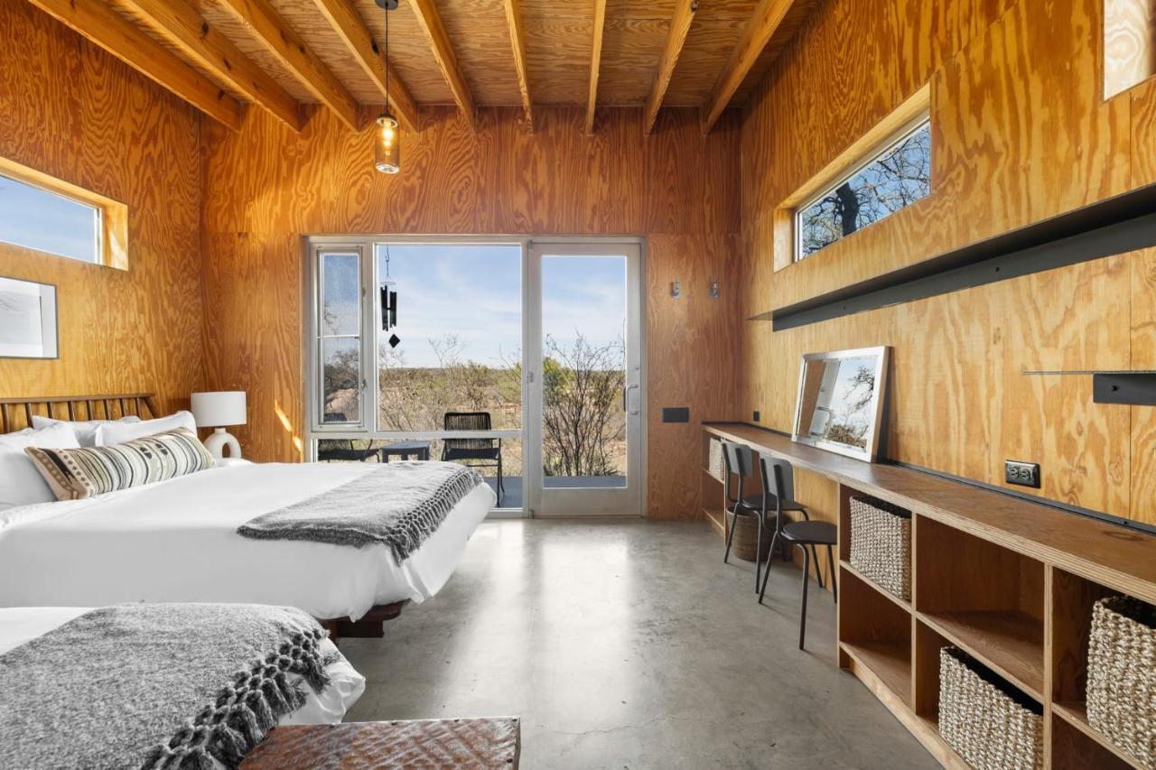 Lazo House - Riverfront With Overlooking Llano River Exteriér fotografie