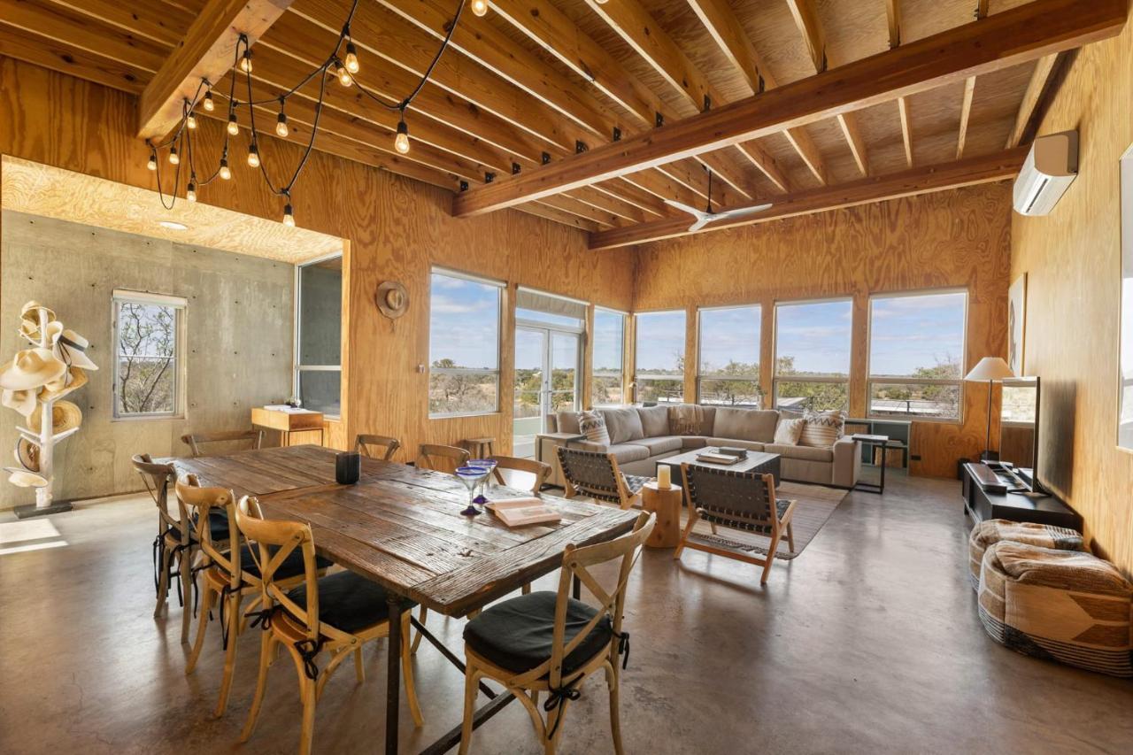Lazo House - Riverfront With Overlooking Llano River Exteriér fotografie