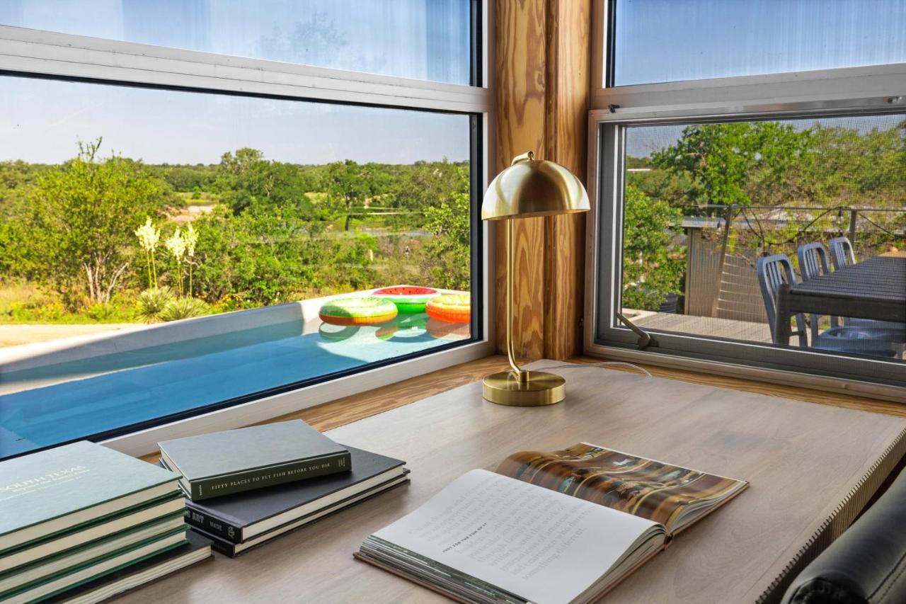 Lazo House - Riverfront With Overlooking Llano River Exteriér fotografie