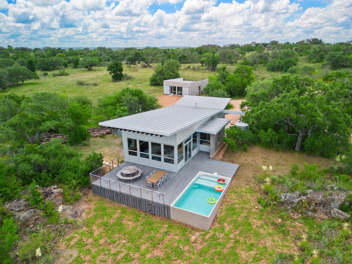 Lazo House - Riverfront With Overlooking Llano River Exteriér fotografie