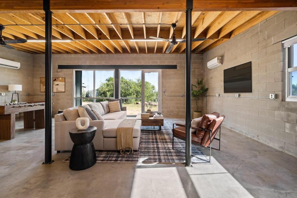 Lazo House - Riverfront With Overlooking Llano River Exteriér fotografie
