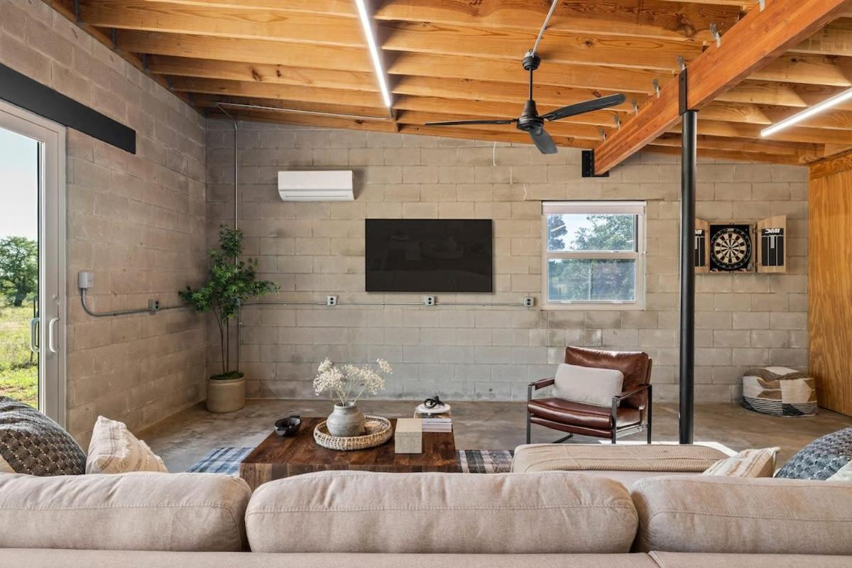 Lazo House - Riverfront With Overlooking Llano River Exteriér fotografie