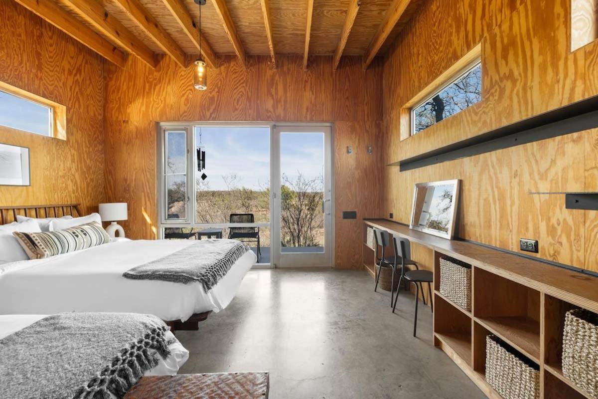 Lazo House - Riverfront With Overlooking Llano River Exteriér fotografie