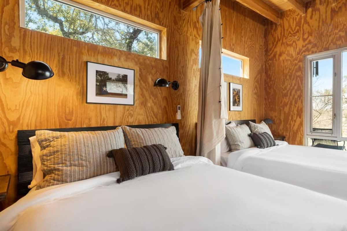 Lazo House - Riverfront With Overlooking Llano River Exteriér fotografie