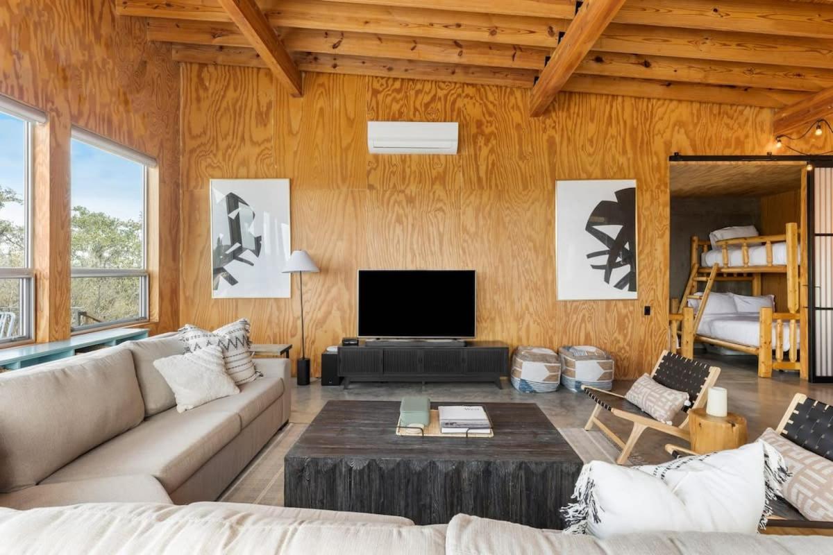 Lazo House - Riverfront With Overlooking Llano River Exteriér fotografie