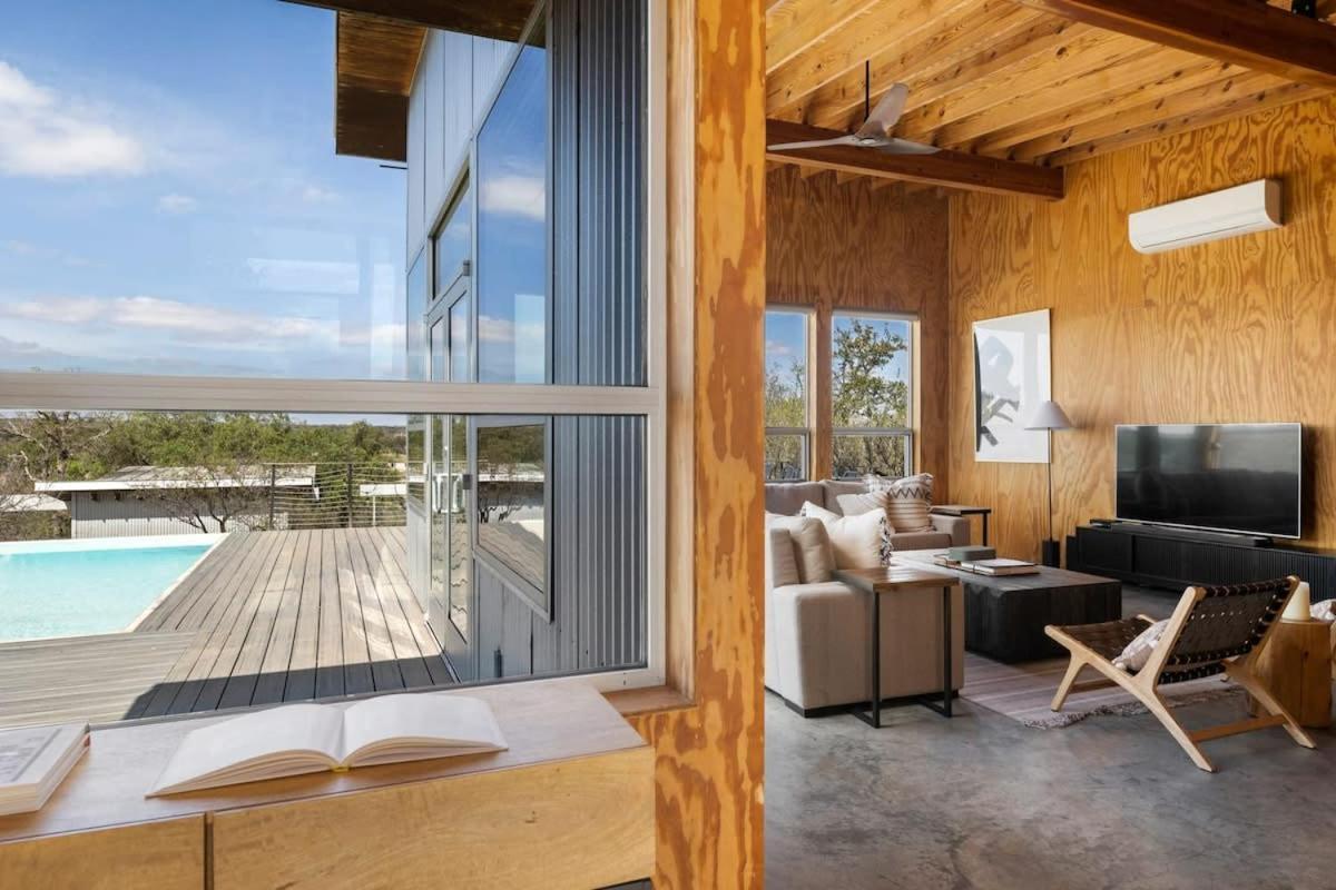 Lazo House - Riverfront With Overlooking Llano River Exteriér fotografie