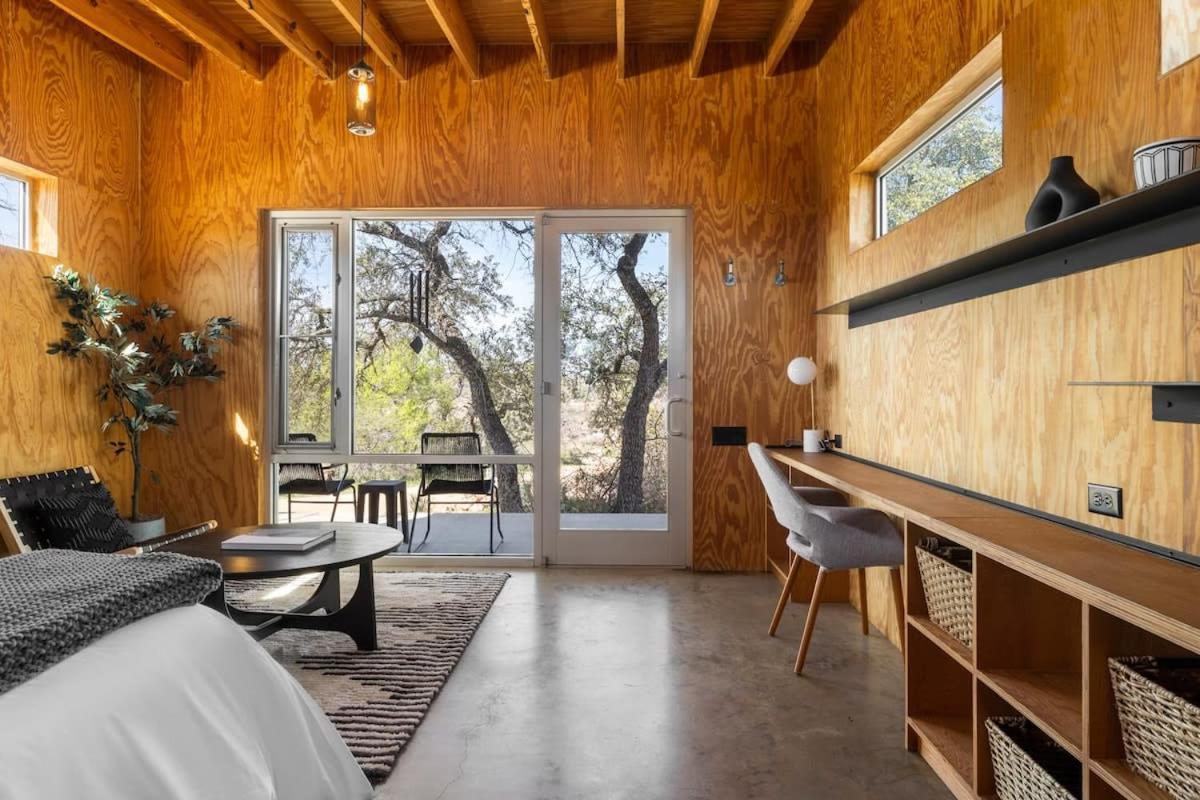 Lazo House - Riverfront With Overlooking Llano River Exteriér fotografie